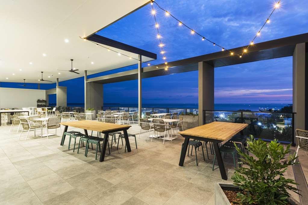 Oaks Cairns Hotel Restoran gambar