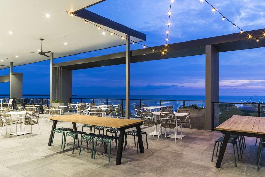 Oaks Cairns Hotel Restoran gambar