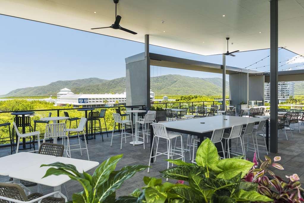 Oaks Cairns Hotel Restoran gambar