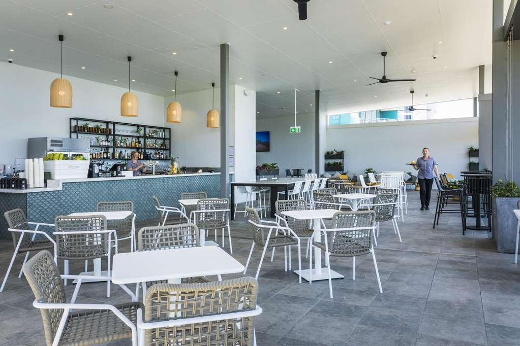 Oaks Cairns Hotel Restoran gambar