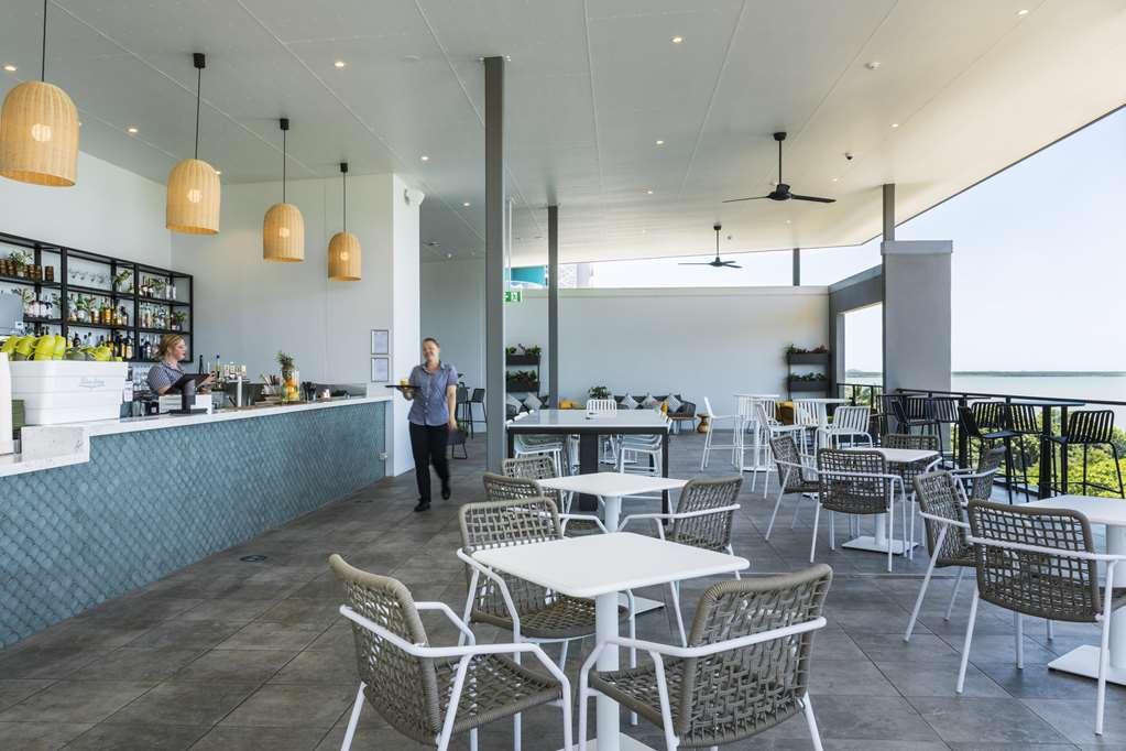 Oaks Cairns Hotel Restoran gambar